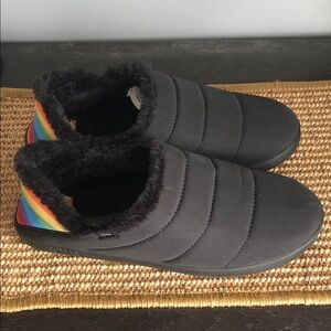 Toms Unity Slippers